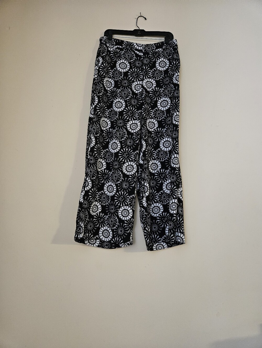Loft Black and White Floral Wide-Leg Pants, Size Medium